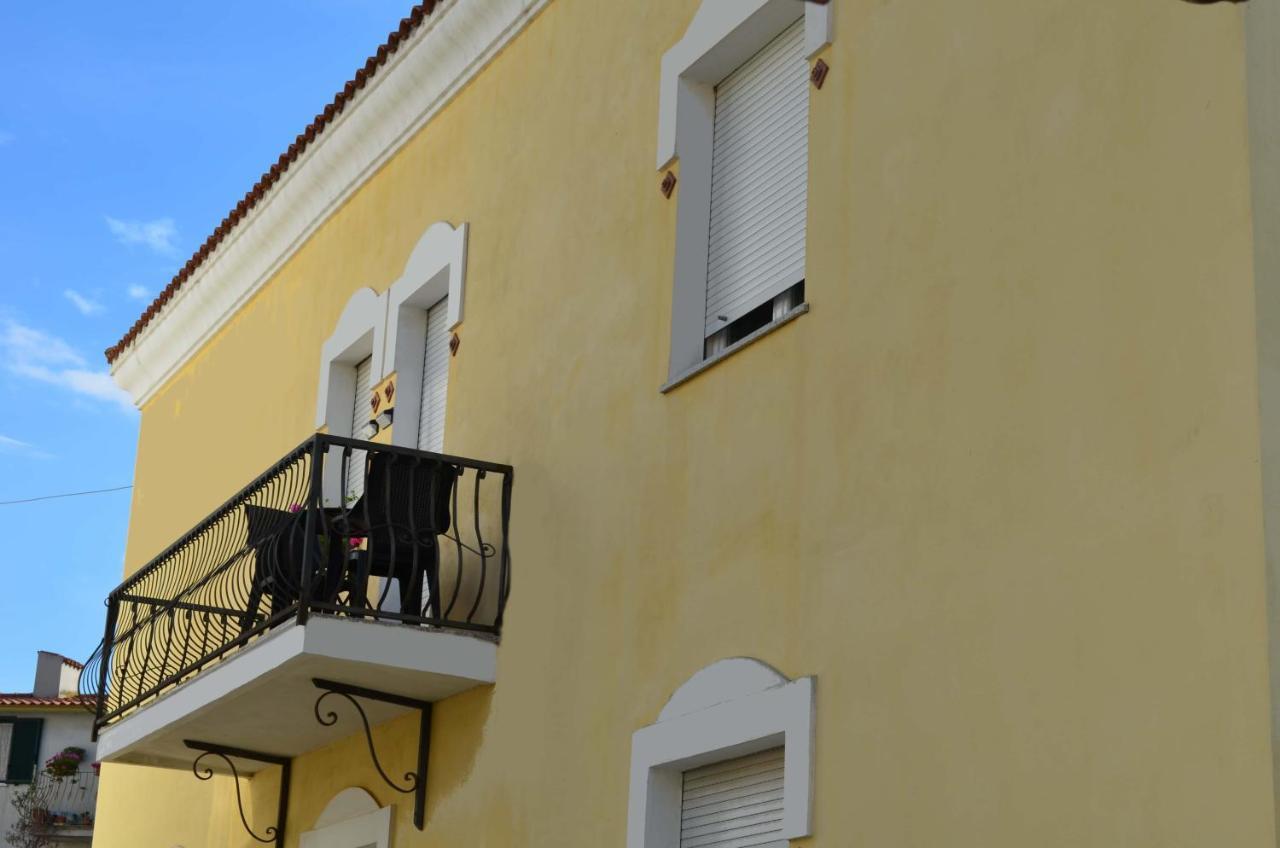 B&B Oliena Bagian luar foto