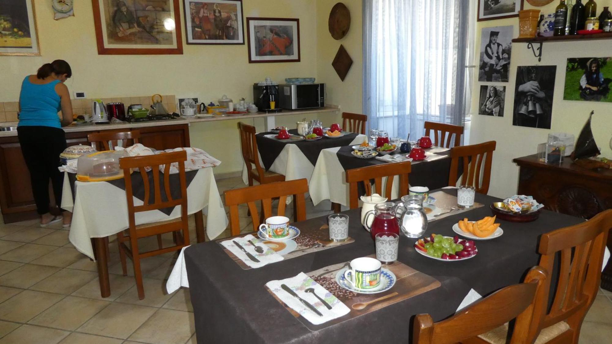B&B Oliena Bagian luar foto