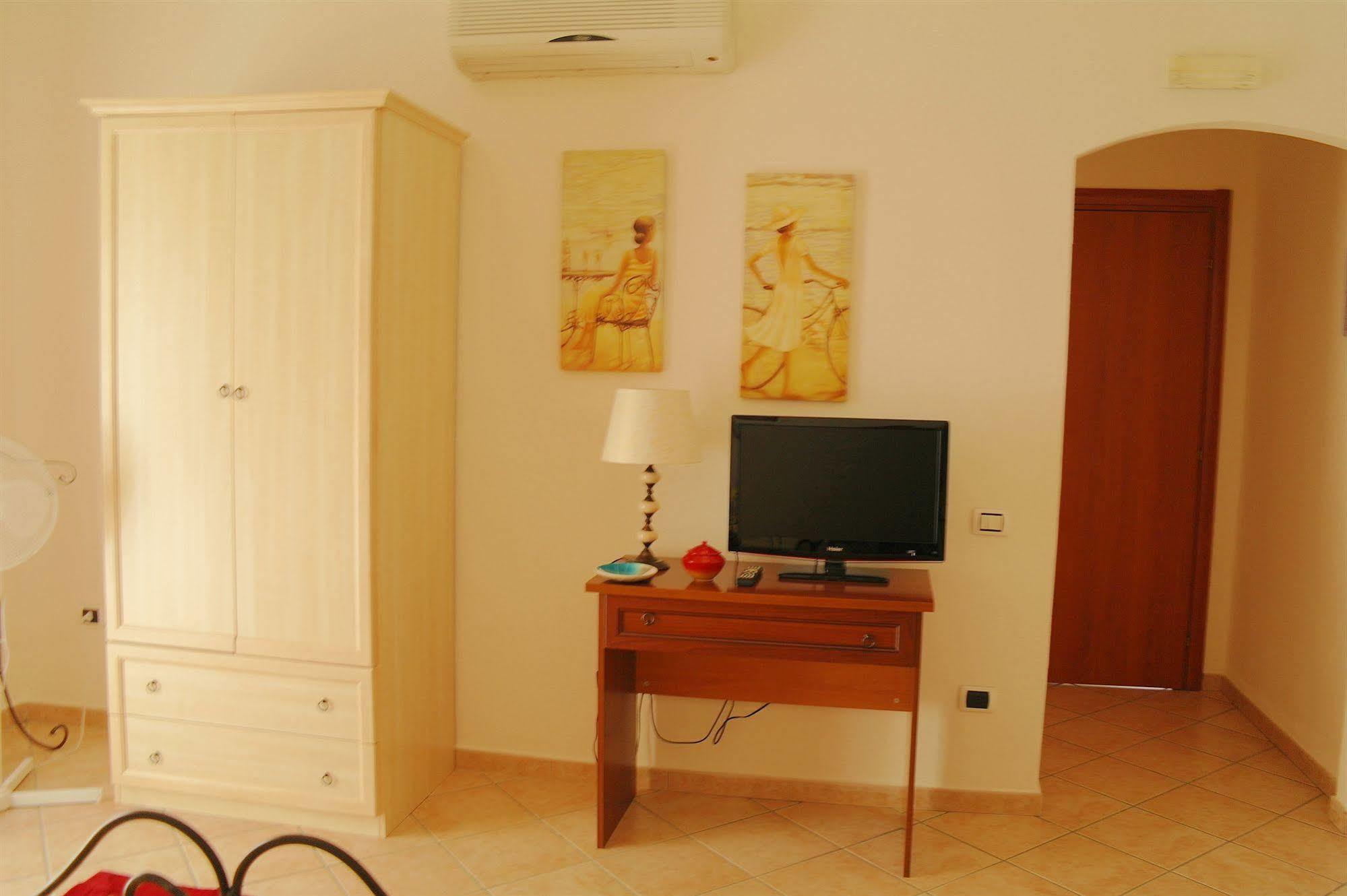 B&B Oliena Bagian luar foto